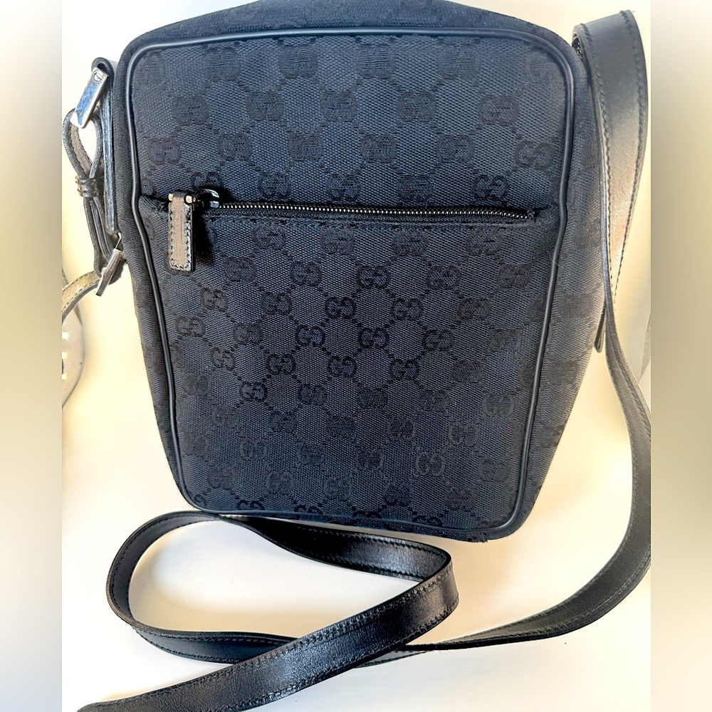 Gucci Monogram Messenger Crossbody Bag Vintage Early 2000s Rare Gucci GG EUC